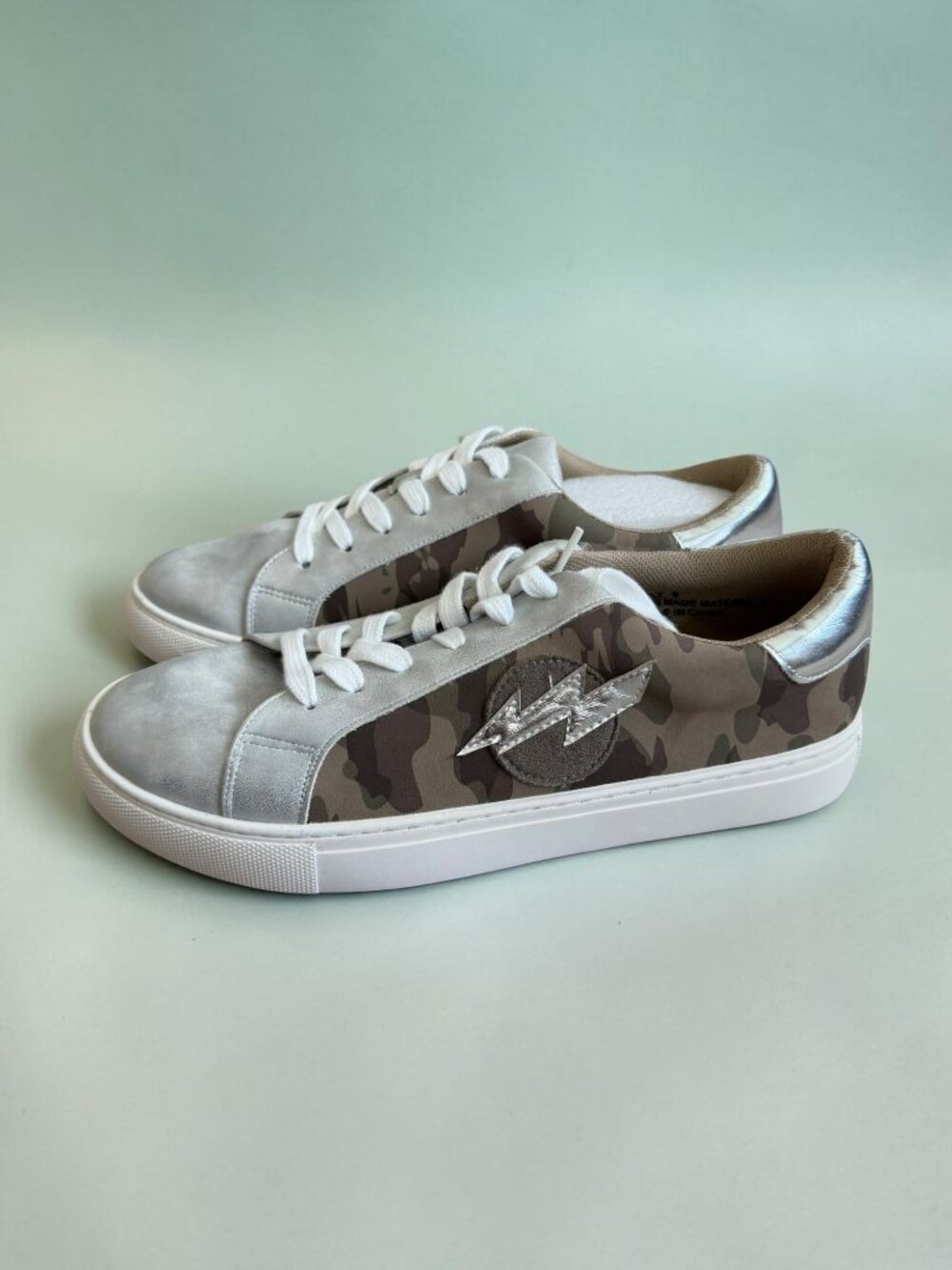 CORKYS Women’s Bolt Camo Silver Sneakers Size 9 NEW NWOB